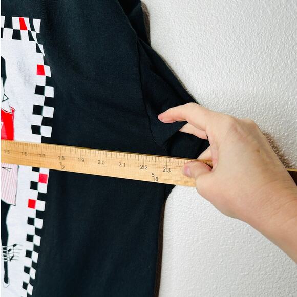 The English Beat Black Short Sleeve Black White Red Graphic Tee XL - Picture 13 of 13